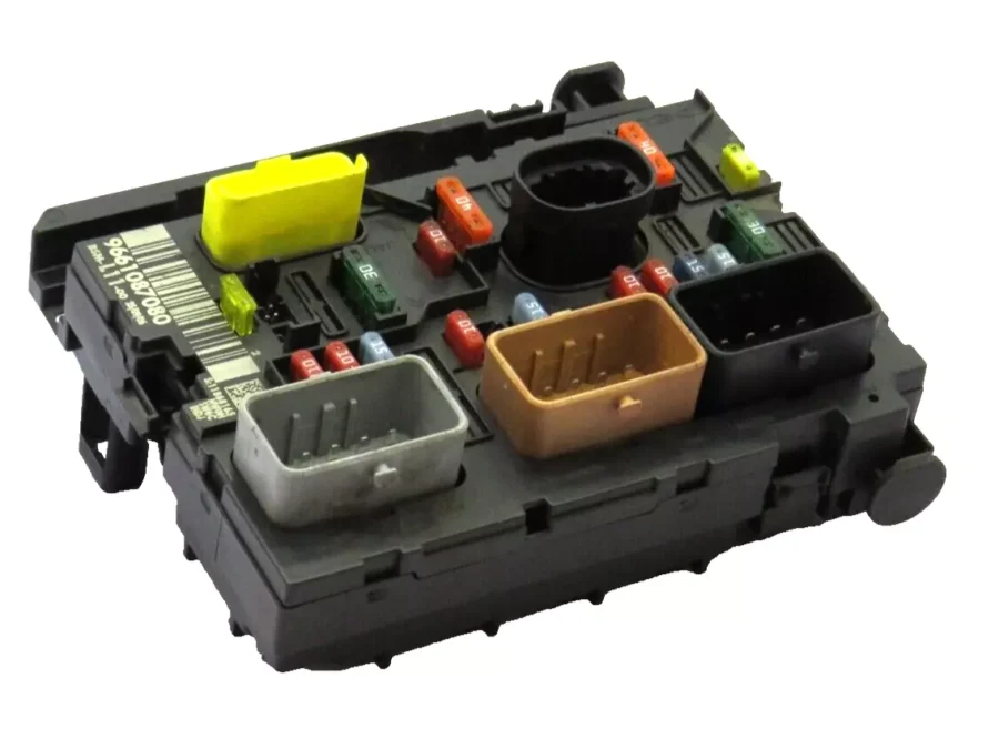 Caja de Fusibles PEUGEOT/CITROEN 9661087080 BSM-L11-00 BSML1100