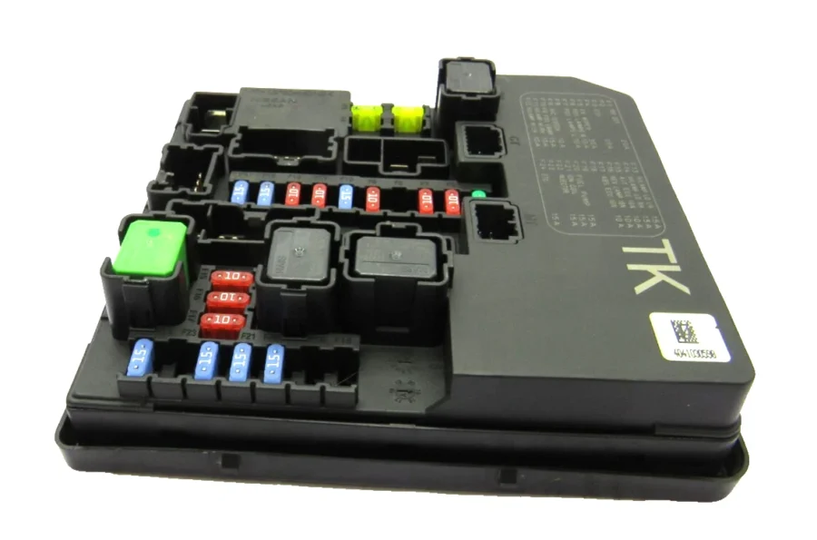 Caja de Fusibles NISSAN JUKE 284B71TX2B 284B7 1TX2B - Imagen 4