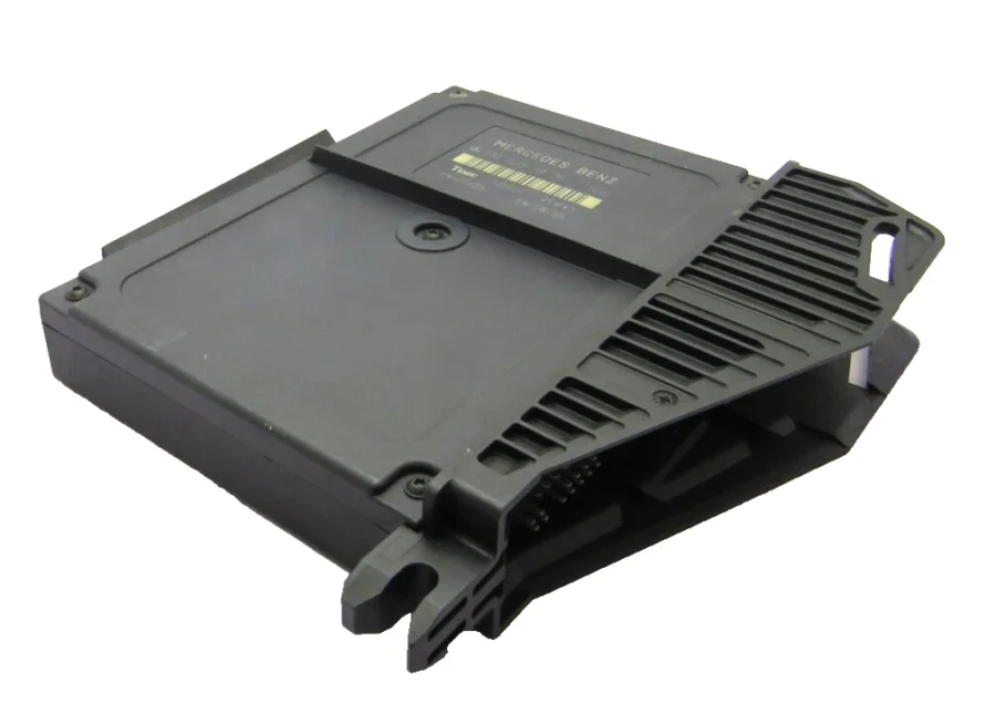 Engine Control Unit MERCEDES-BENZ E-CLASS 2108203826 210 820 38 26 335626