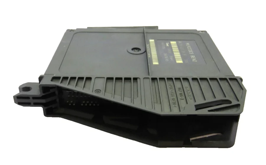 Engine Control Unit MERCEDES-BENZ E-CLASS 2108203826 210 820 38 26 335626 - Image 2
