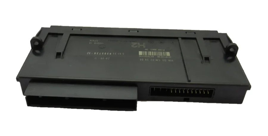 BMW X1 Electronic Module 6135930573602 61.35 9305736-02 - Image 4