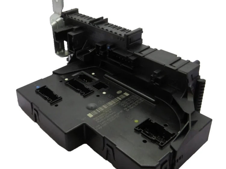 Fuse Box MERCEDES-BENZ W204 5DK00922589 2049060105 2049019602