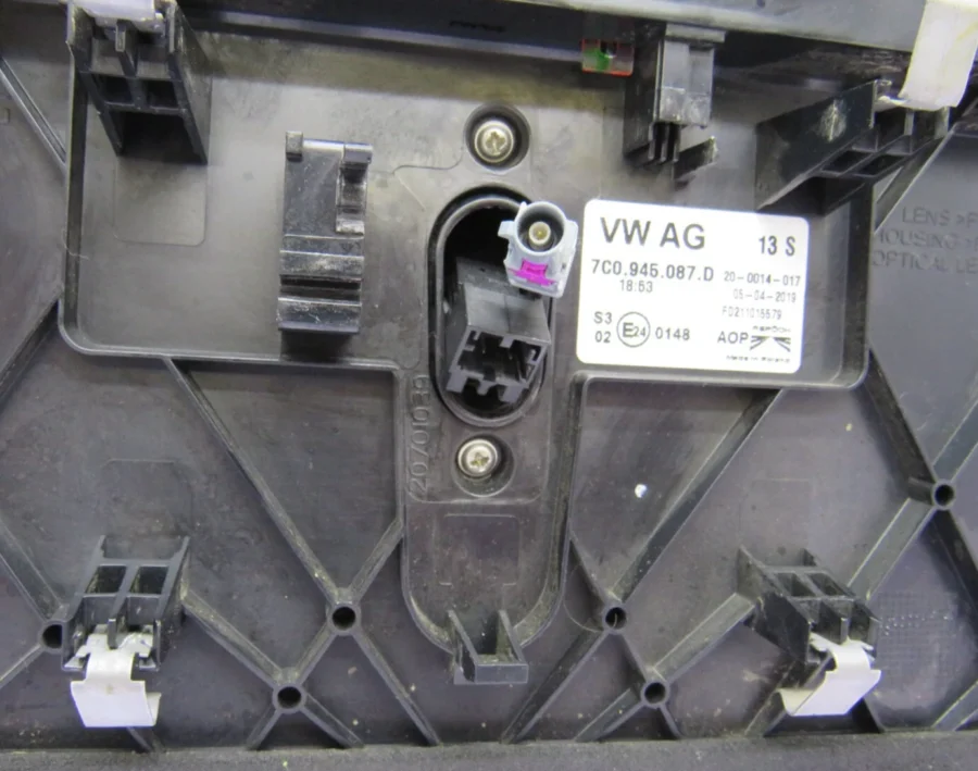 Third Brake Light with Camera VW CRAFTER 7C0945087D 7C0.945.087.D ORIGINAL - Image 6