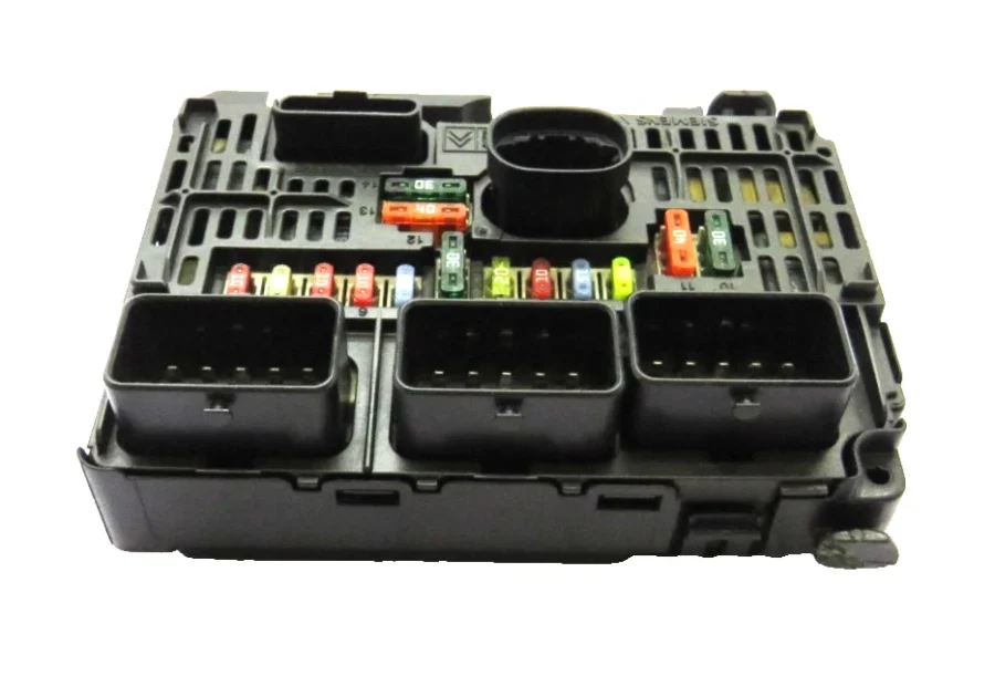 PEUGEOT/CITROEN Fuse Box 9661682780 BSML0400 BSM-L04-00 S118983004Q - Image 2