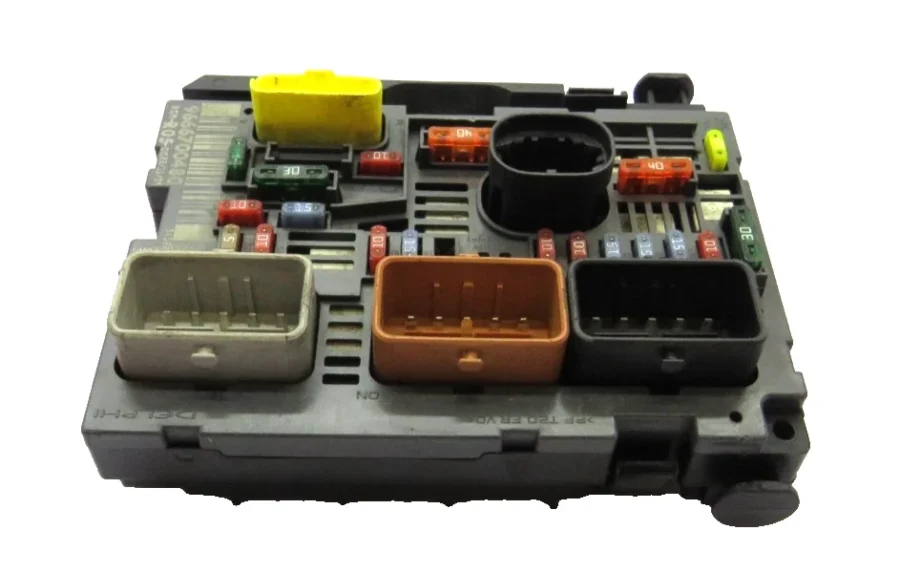 PEUGET/CITROEN Fuse Box 9666700480 BSMR0500 BSM-R05-00 - Image 2