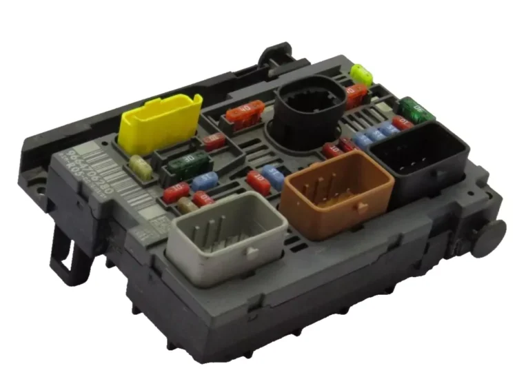 PEUGEOT / CITROEN Fuse Box 9664706280 BSMR0500 BSM-R05-00