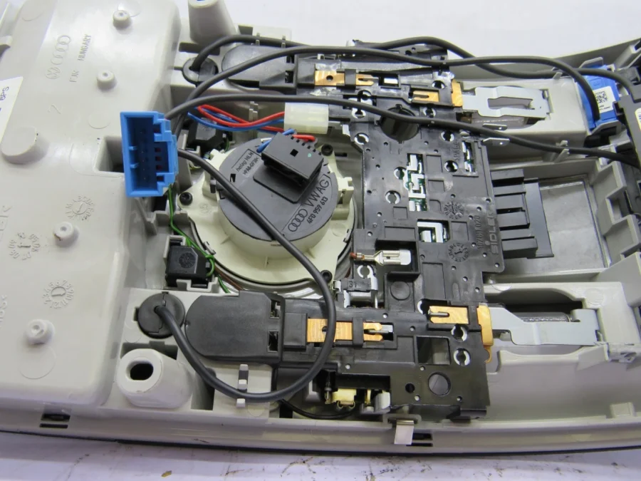 Interior Light AUDI A6 4F0951177 4F0910177 4F0947135CE 4F0 947 135 CE - Image 5