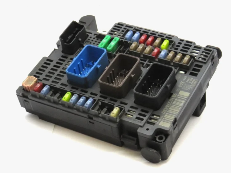PEUGET/CITROEN Fuse Box 9810296480 BSMZ0601 BSM-Z06-01