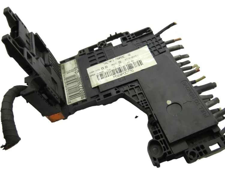 PEUGEOT/CITROEN Fuse Box 9800223680 WARRANTY