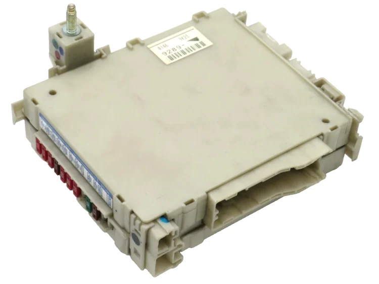 LEXUS GS (S19) Fuse Box 8267030230 82670-30230 WARRANTY