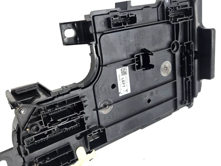 TESLA MODEL Y Electronic Module 149784739D 1497847-39-D 149785000D 1497850-00-D