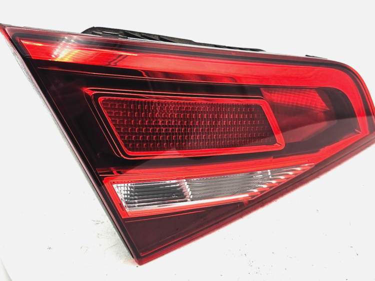 Piloto Trasero Izquierdo AUDI A3 SPORTBACK 2TZ01283901 8V4945075 GARANTIA