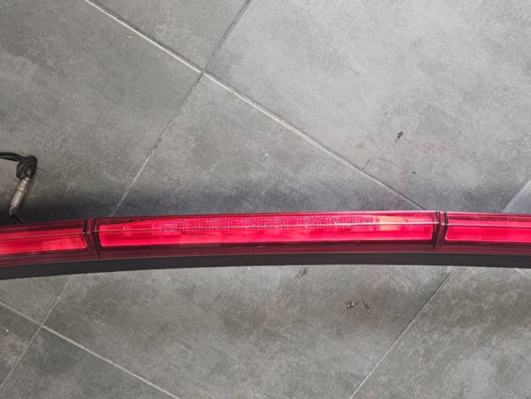Luz Trasera de Freno Mitsubishi Eclipse Cross  5817A281 MIN51161 GARANTIA