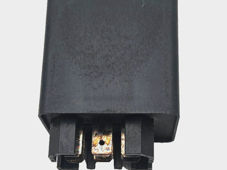 Relé MERCEDES-BENZ T2 0025456105 002 545 61 05 898584 89.85 84 GARANTIA