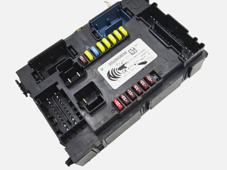 Caja de Fusibles FIAT 500X (334) 3659AFI5125 00520658050 116RI000777 GARANTIA