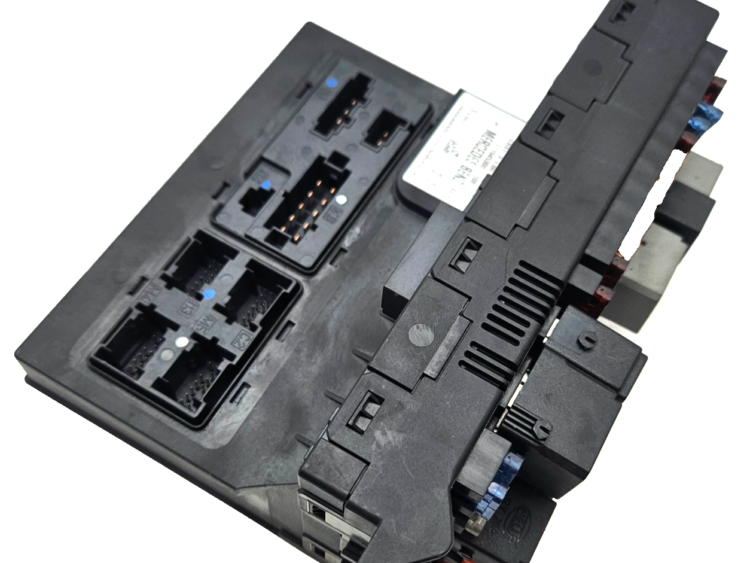 Caja de Fusibles MERCEDES-BENZ CLASE E W211 2115453001 A2115453001 GARANTIA