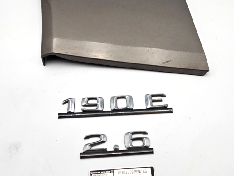 Moldura Protectora Exterior de la Aleta MERCEDES-BENZ 190E W201 2016905340